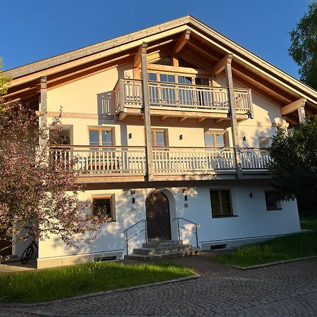 Barrierefreie 3-Zi.-Ferienwohnung Mit Gartenzugang In Ruhiger, Zentrumsnaher Lage Oberammergau Exterior photo