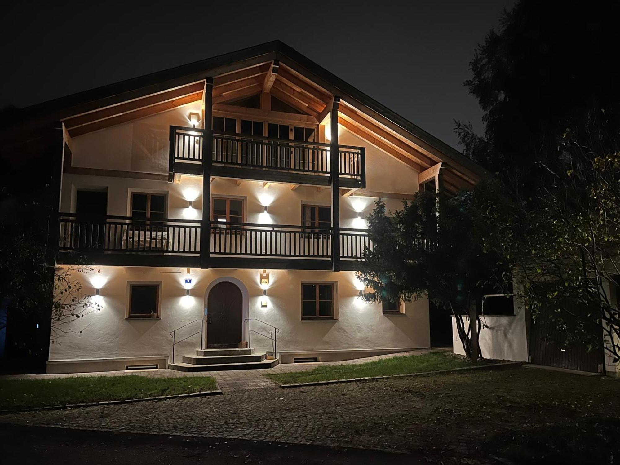 Barrierefreie 3-Zi.-Ferienwohnung Mit Gartenzugang In Ruhiger, Zentrumsnaher Lage Oberammergau Exterior photo