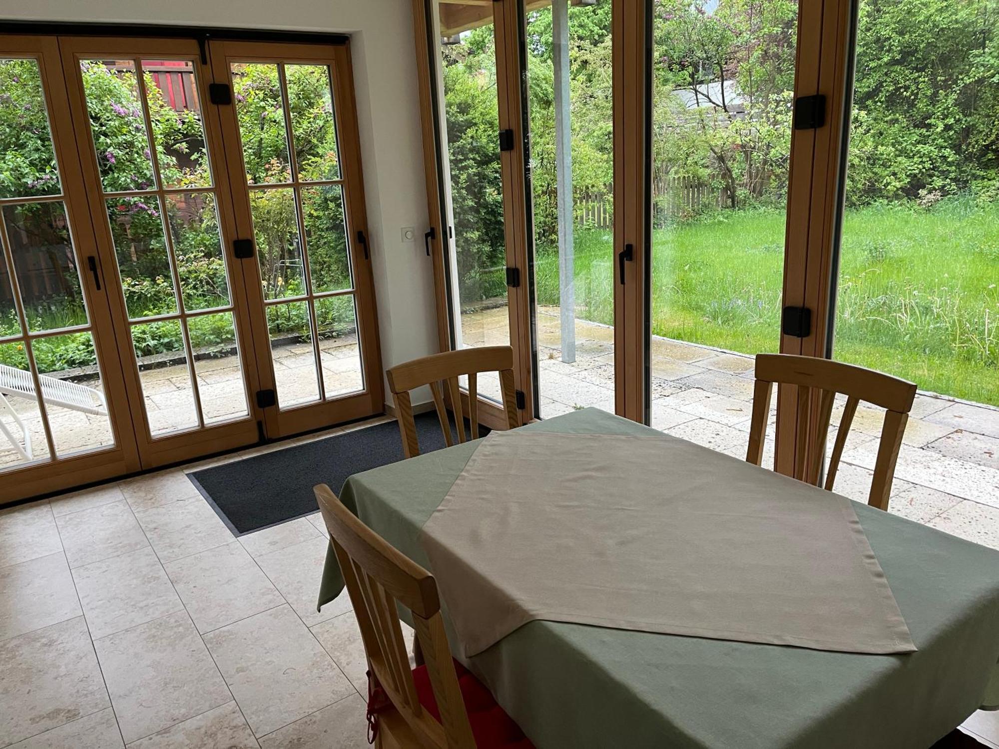 Barrierefreie 3-Zi.-Ferienwohnung Mit Gartenzugang In Ruhiger, Zentrumsnaher Lage Oberammergau Exterior photo